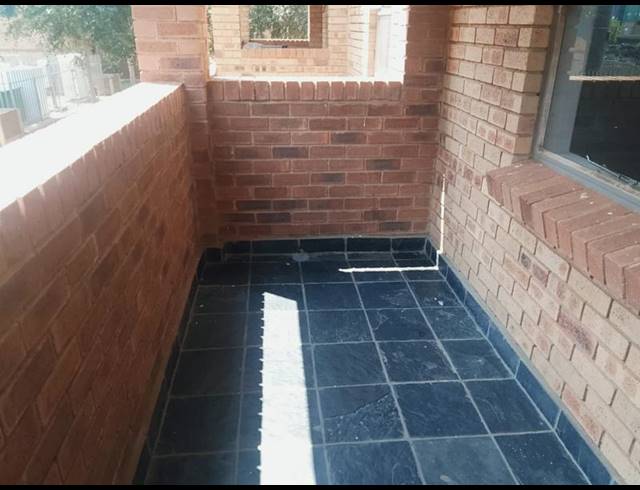 2 BEDROOM PROPERTY TO RENT IN HEUWELOORD